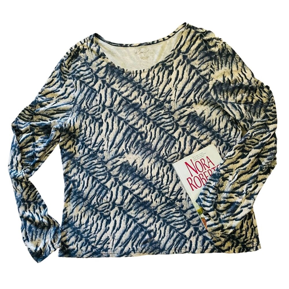 Kim Rogers Long Sleeve Tiger Print Top in Blue and White